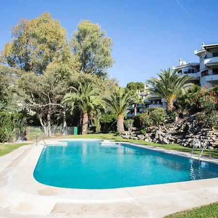 Beachside Remote Work, Yearround Pool Апартаменты Бенальмадена