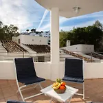 Daire Beachside Apt: Remote Work, *year-round Pool* *