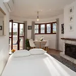 Daire Beachside Apt: Remote Work, *year-round Pool* *
