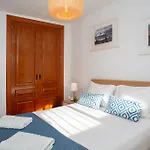 Daire Beachside Apt: Remote Work, *year-round Pool*