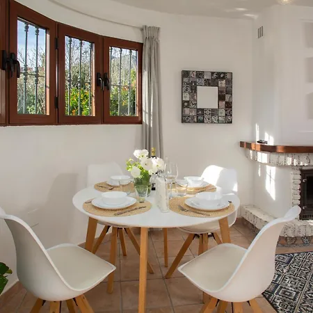 Beachside Apt: Remote Work, *year-round Pool*