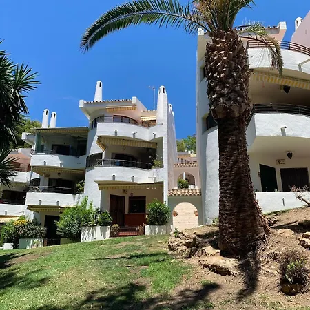 Beachside Apt: Remote Work, *year-round Pool* * Benalmádena