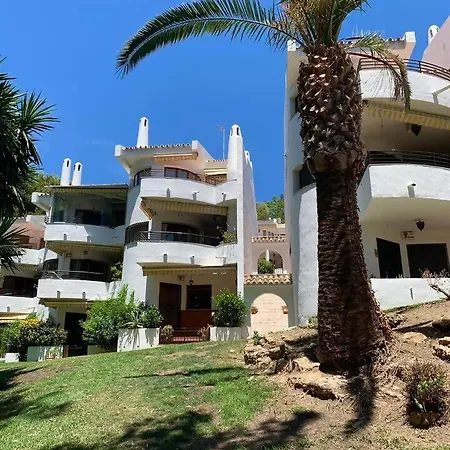 Apartment Beachside Apt: Remote Work, *year-round Pool*