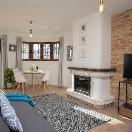 Beachside Apt: Remote Work, *year-round Pool*