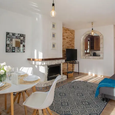 Beachside Apt: Remote Work, *year-round Pool* Benalmádena
