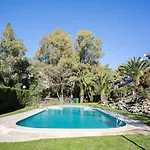 Lägenhet Beachside Apt: Remote Work, *year-round Pool*
