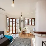 Lägenhet Beachside Apt: Remote Work, *year-round Pool* *
